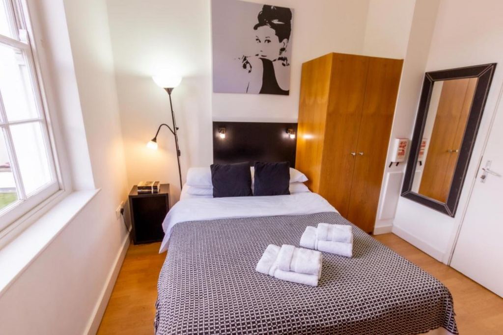 Property photo 1 of 6 4555730