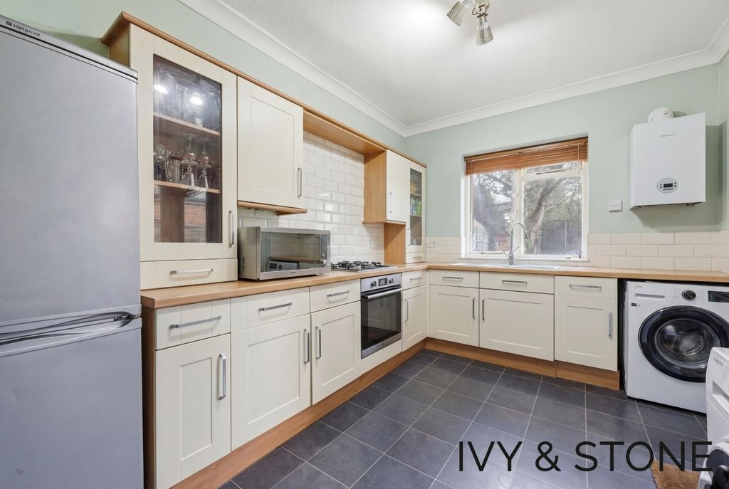 Property photo 3 of 15 4896322