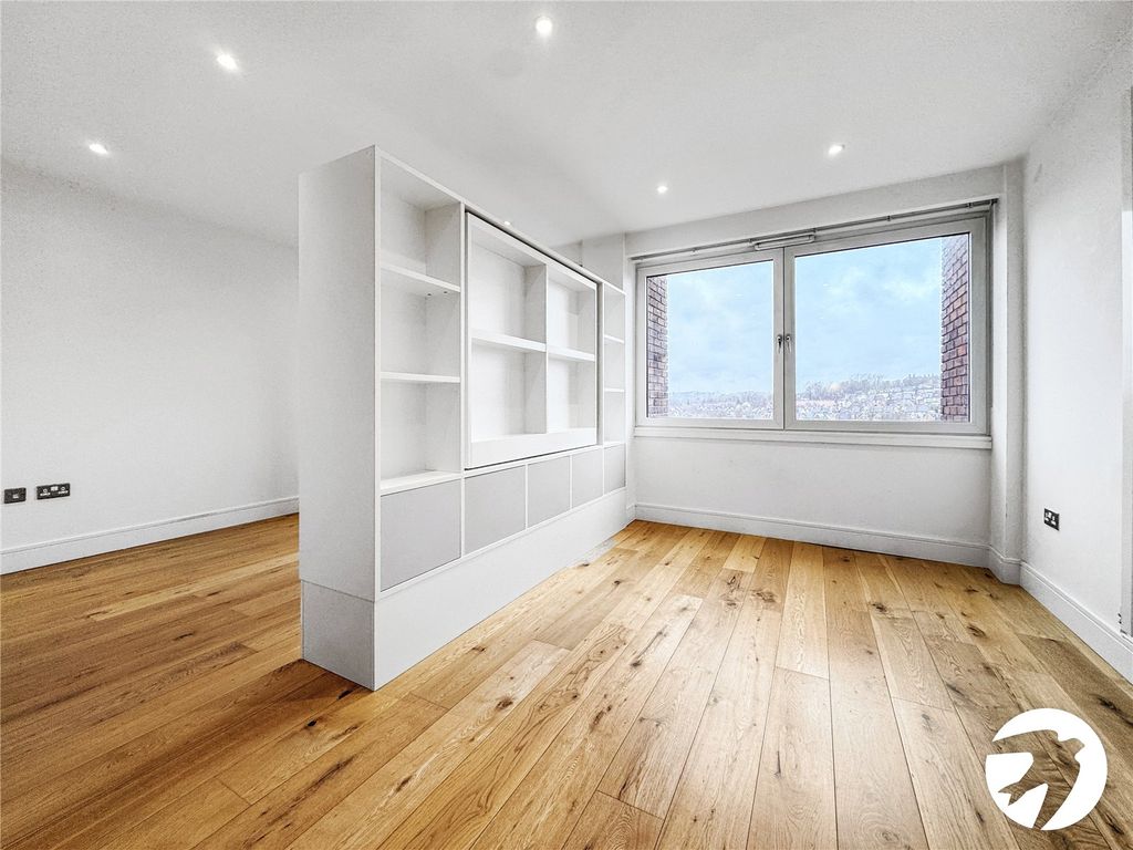 Property photo 3 of 9 Living Area