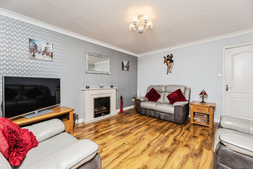 Property photo 3 of 15