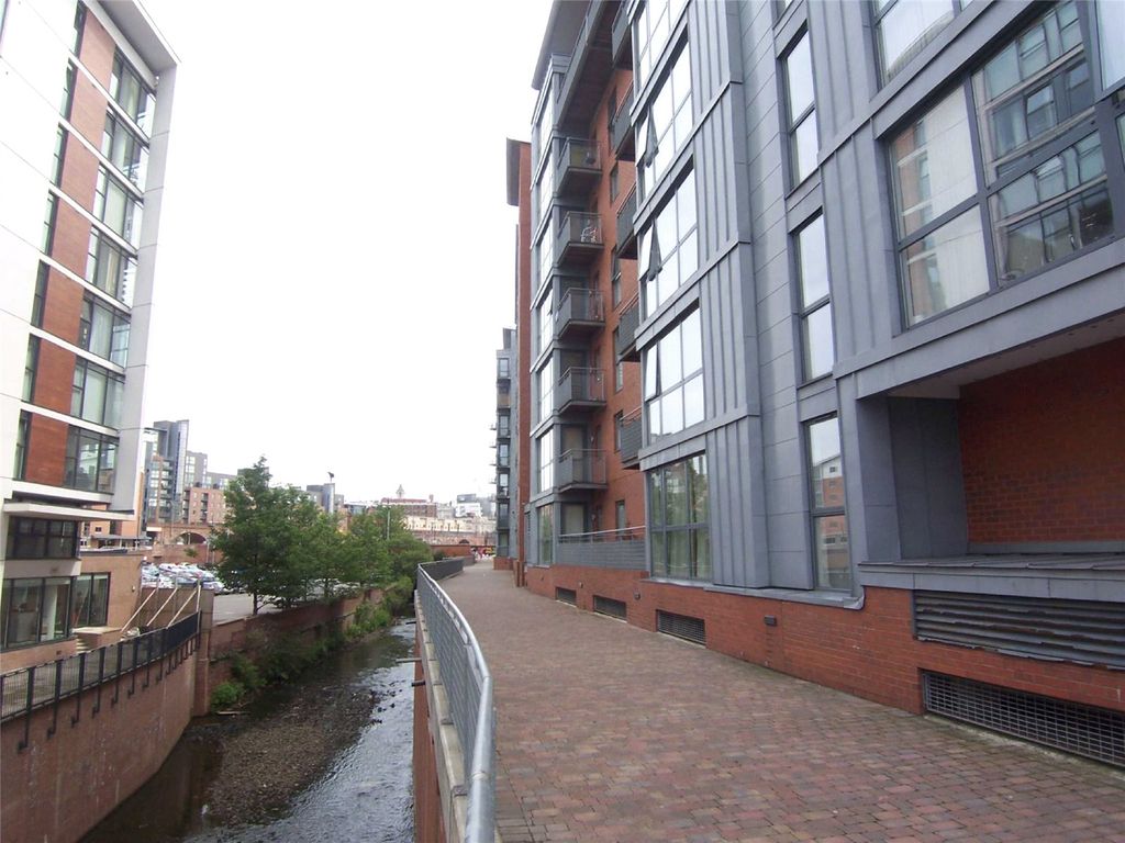Property photo 1 of 19 Picture No. 01
