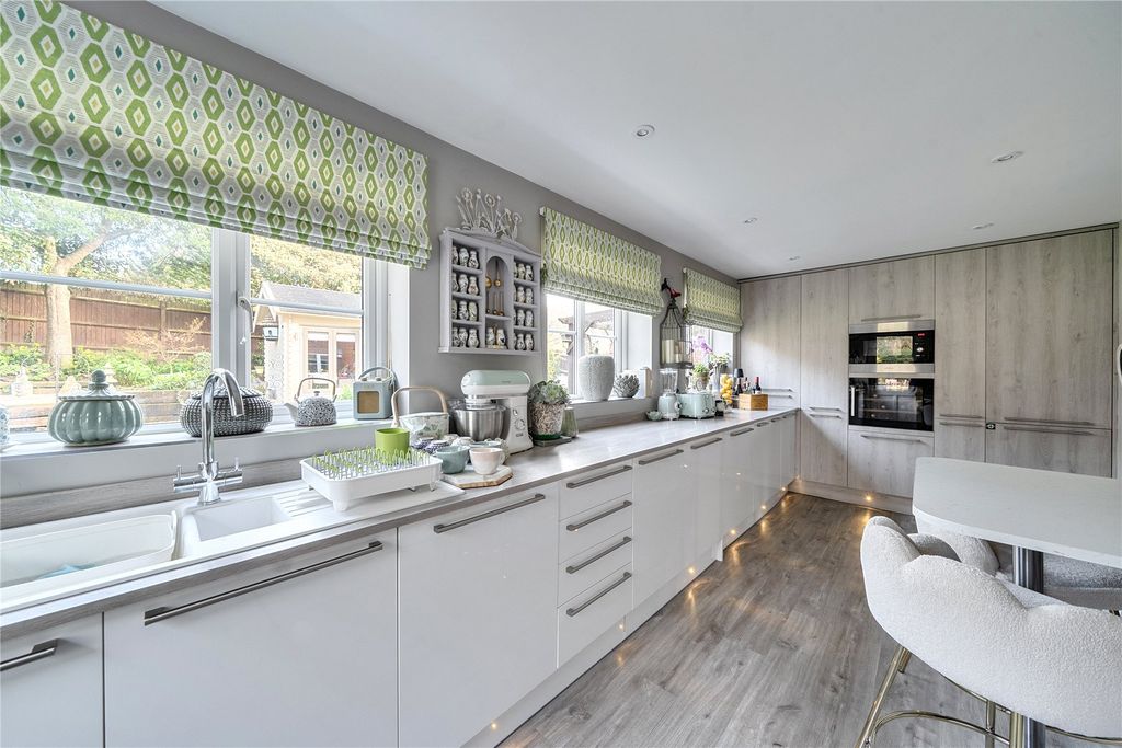 Property photo 3 of 21 Picture No. 16