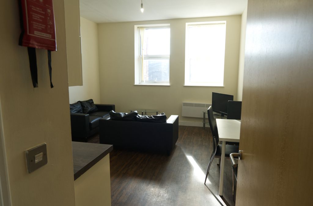 Property photo 3 of 19