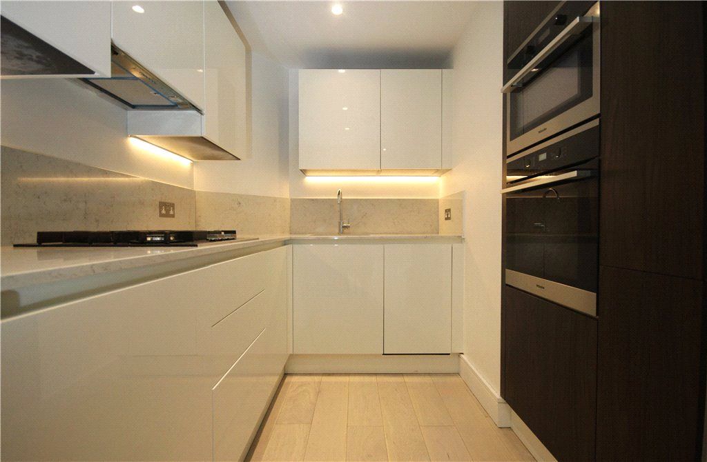 Property photo 3 of 9 Kitchen