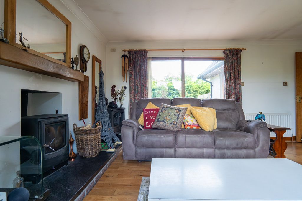 Property photo 3 of 35