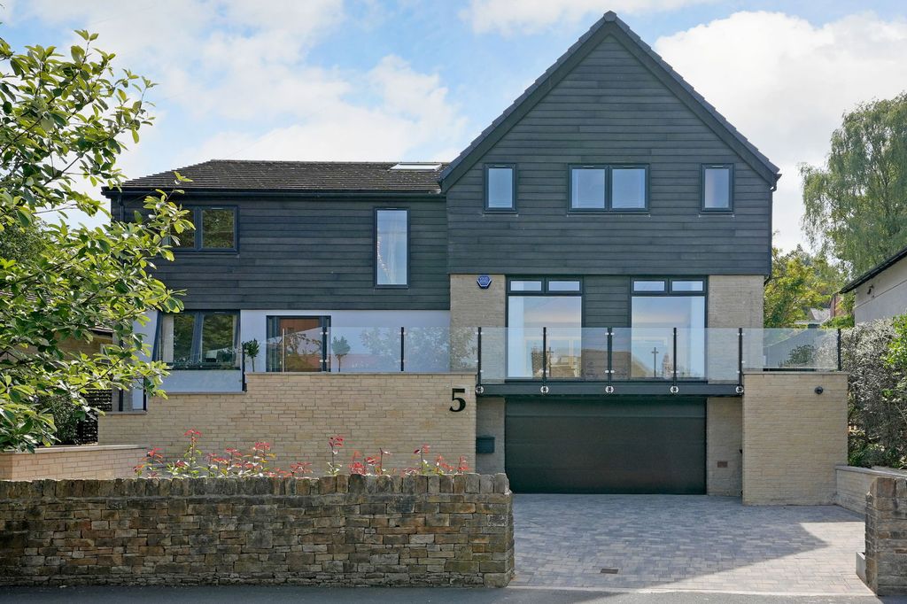 Property photo 1 of 65