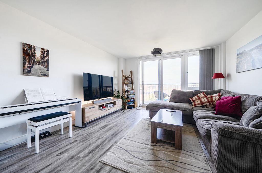 Property photo 2 of 23 1356242-14-68cd86...
