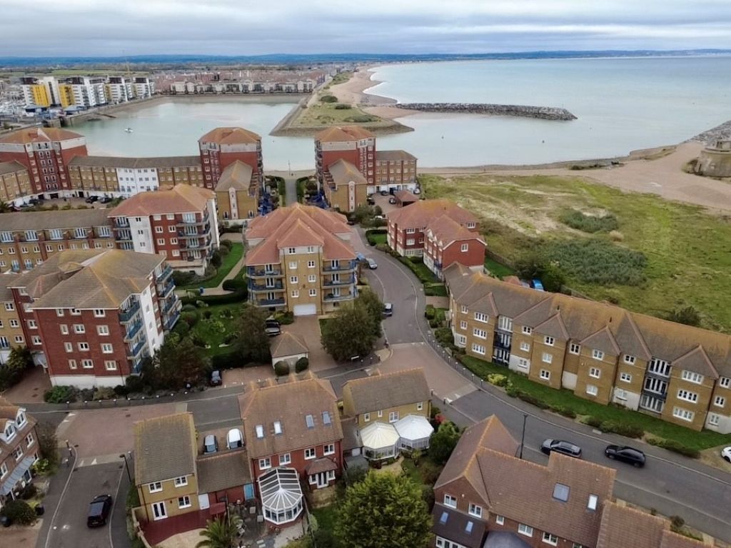 Property photo 3 of 21