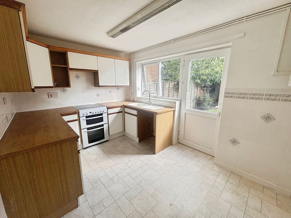 Property photo 3 of 13 Kitchen