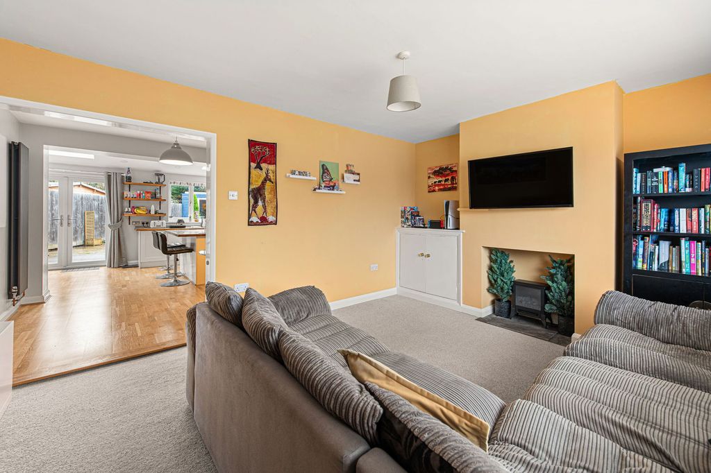 Property photo 3 of 23