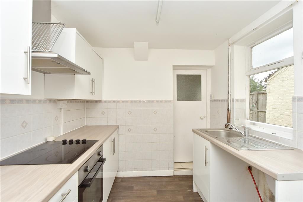 Property photo 2 of 14 Kitchen