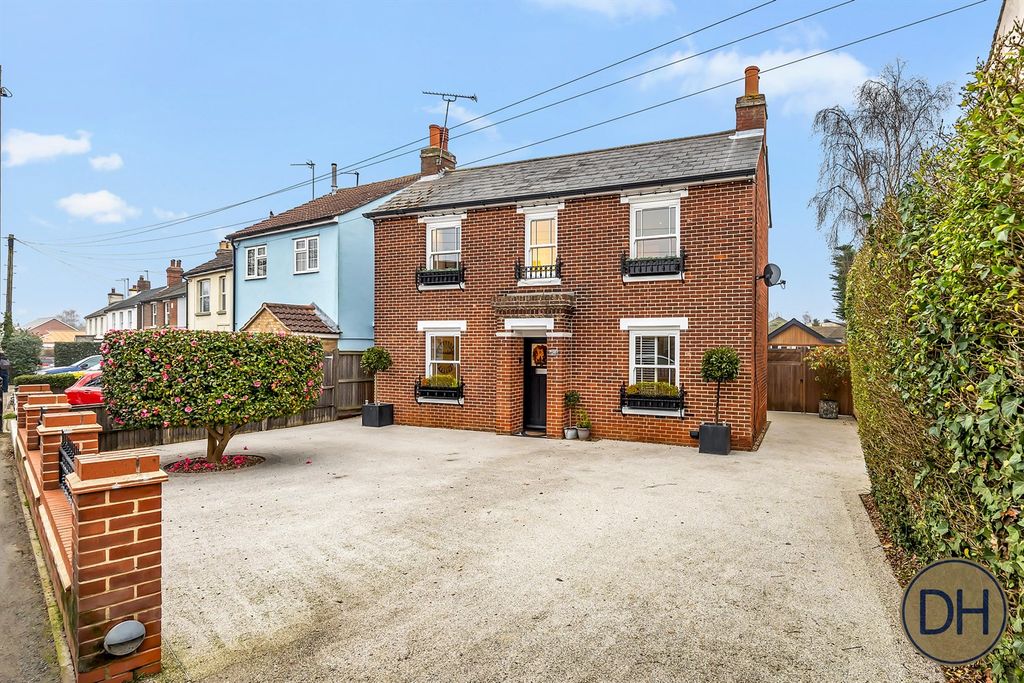 Property photo 2 of 29 High Street Wm