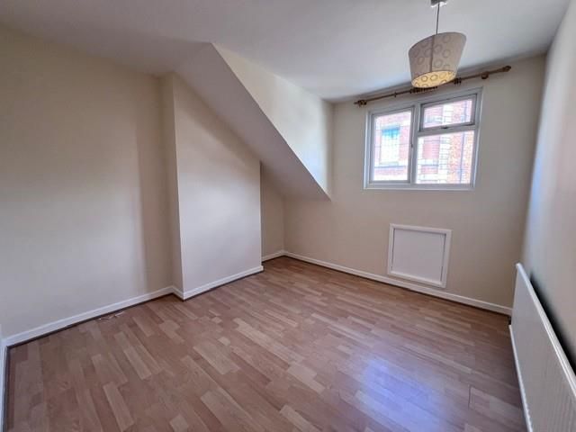 Property photo 1 of 7 Bedroom One.Jpg