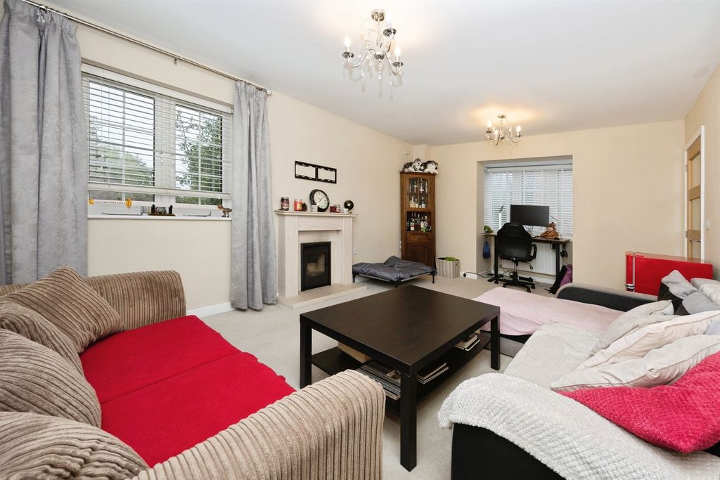 Property photo 3 of 18