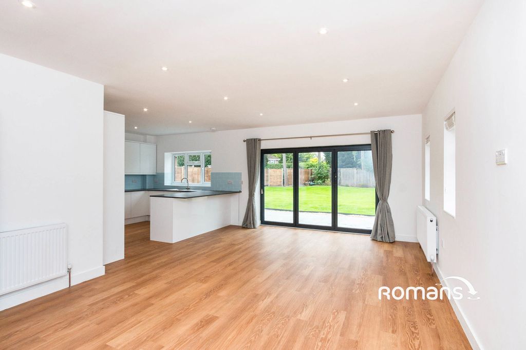 Property photo 3 of 10 Photo