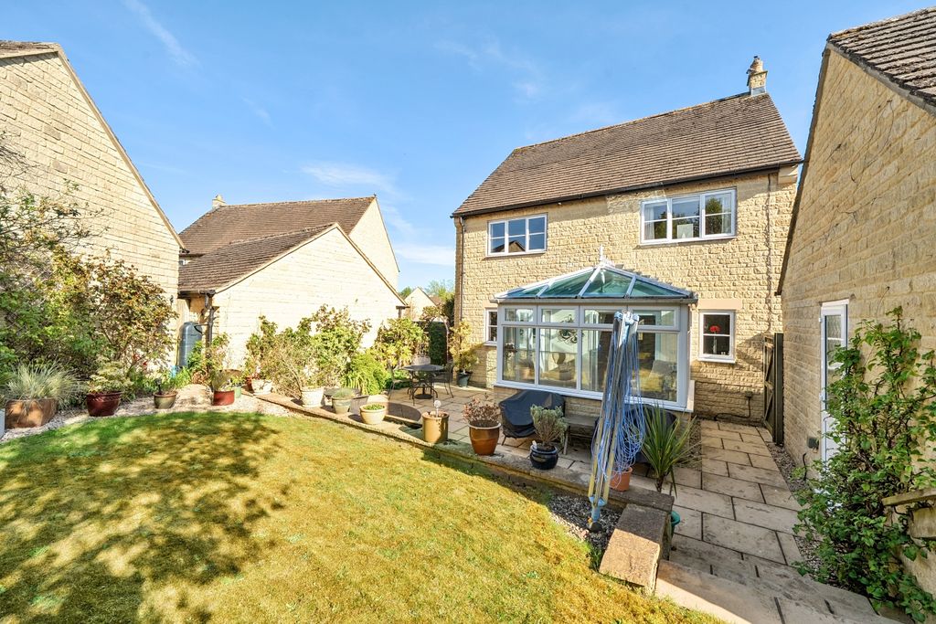 Property photo 1 of 24 21-69d7c698F34Ed-1440566-40-69d7812A92271-Arw-1-21