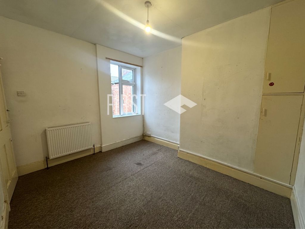 Property photo 3 of 8 Photo 7