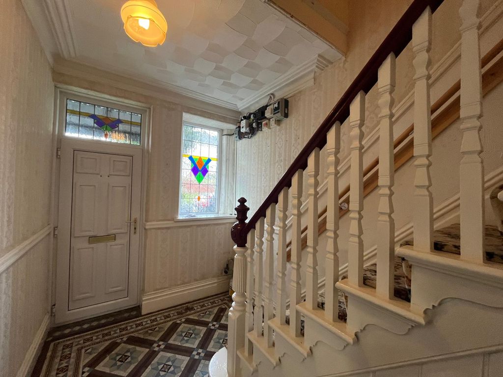 Property photo 3 of 46