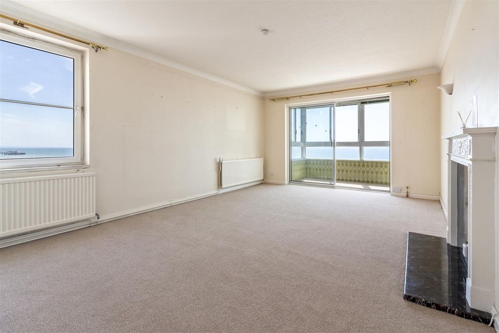 Property photo 3 of 18 39 Balcombe Court-001.Jpg