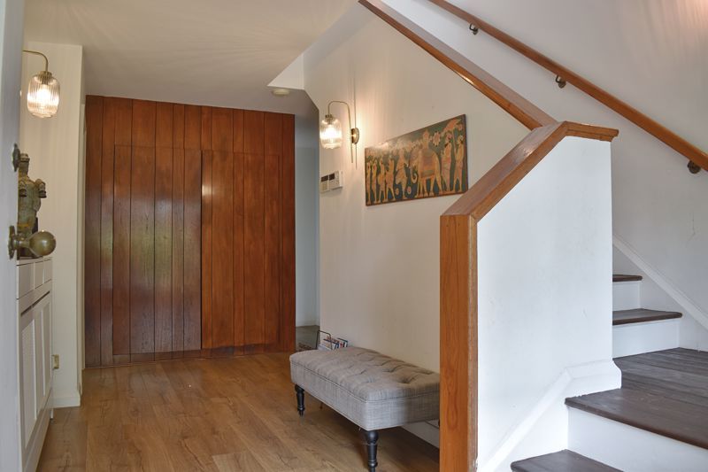 Property photo 3 of 19 Hall