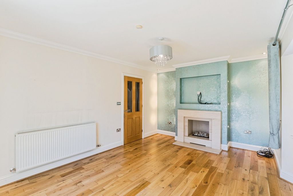 Property photo 3 of 30 Pbox-Img.Jpg