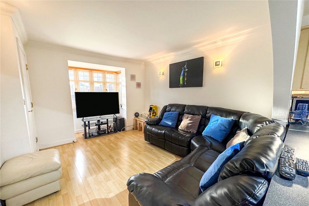 Property photo 2 of 11 Picture No. 14