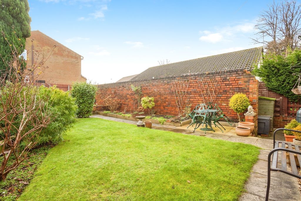 Property photo 2 of 21