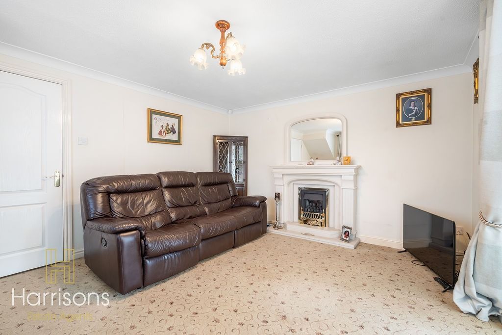 Property photo 3 of 33 4570513