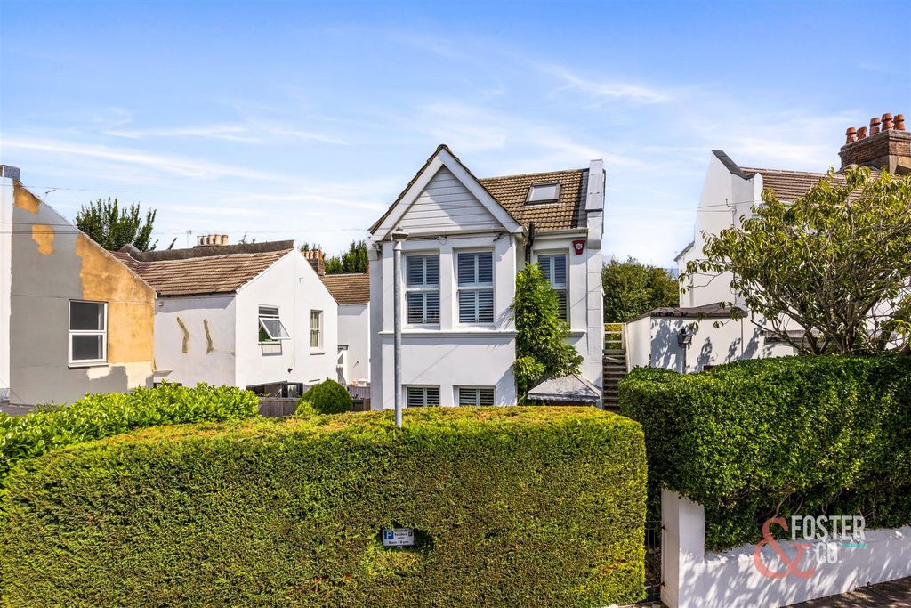 Property photo 2 of 23 Ashford Road_1-029.Jpg