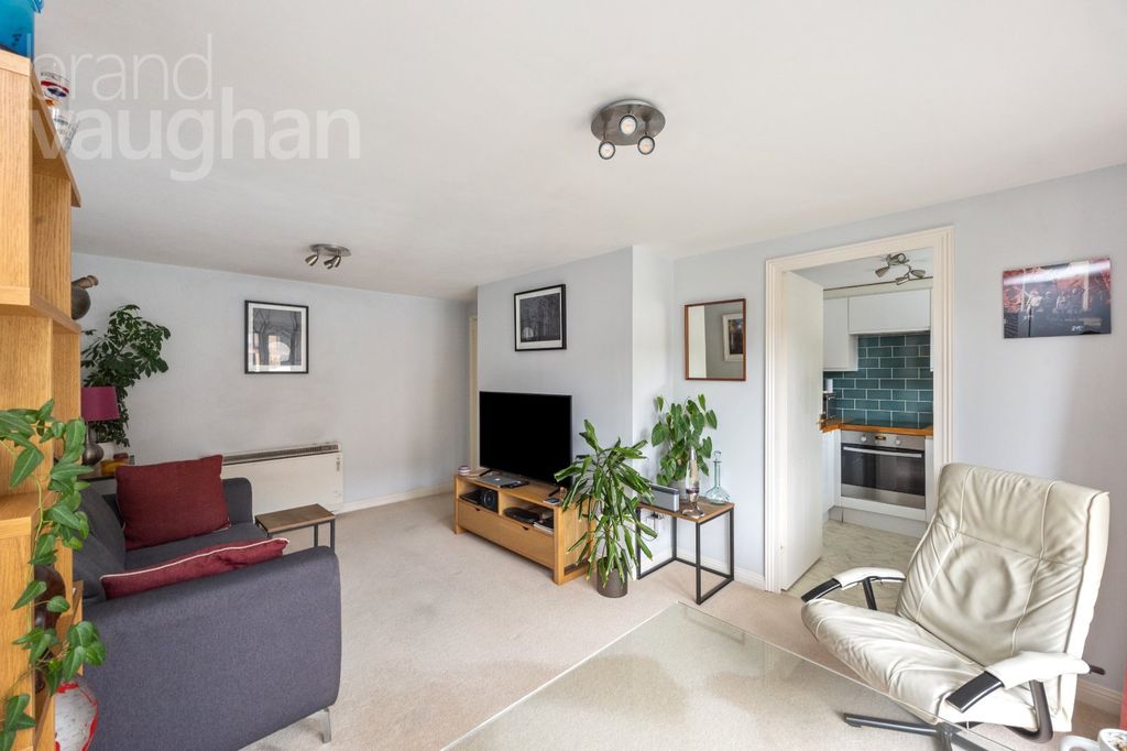 Property photo 3 of 18 Picture No. 06
