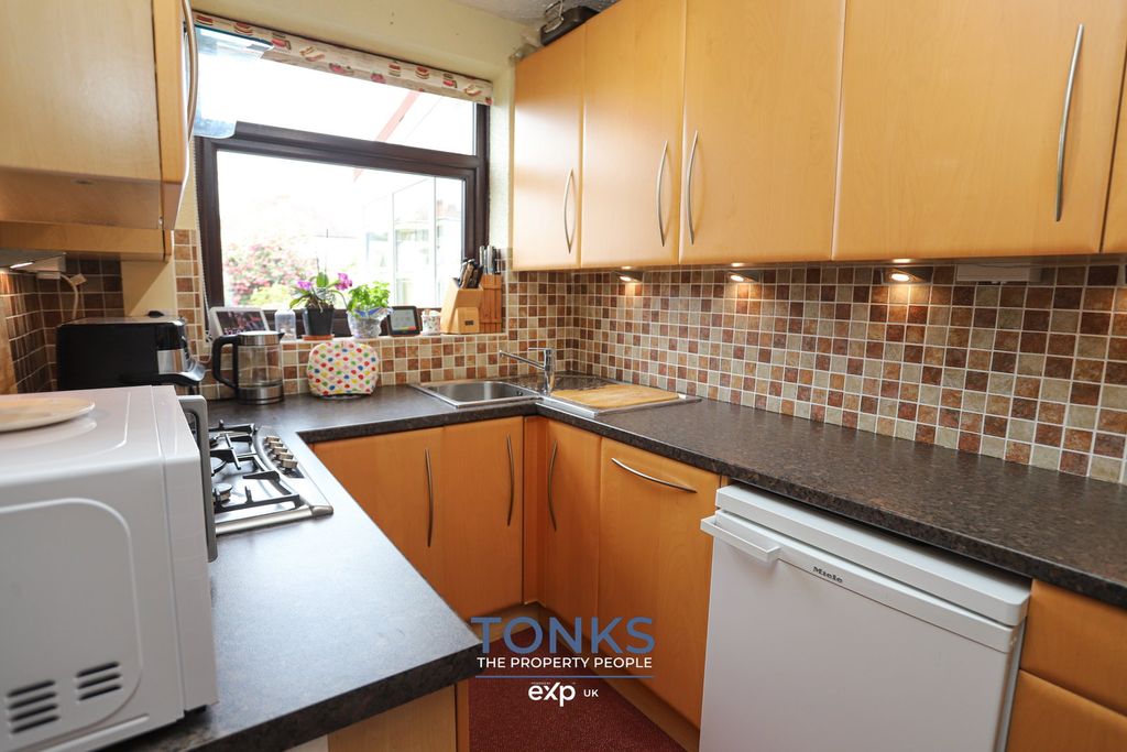 Property photo 3 of 16