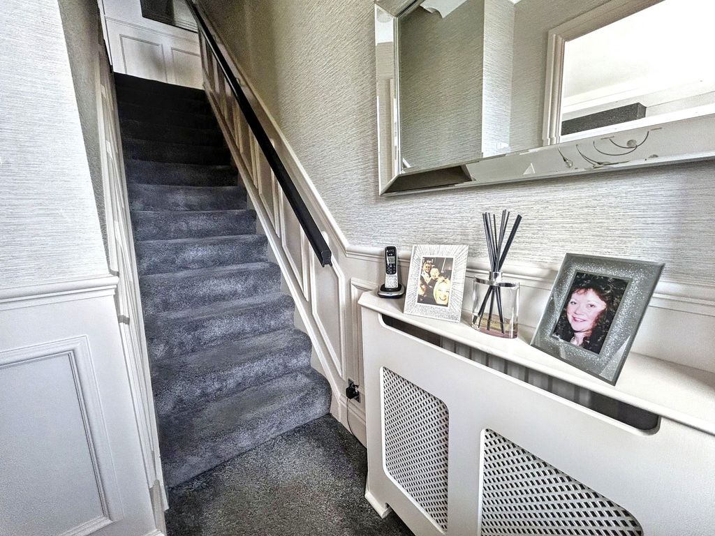 Property photo 2 of 26