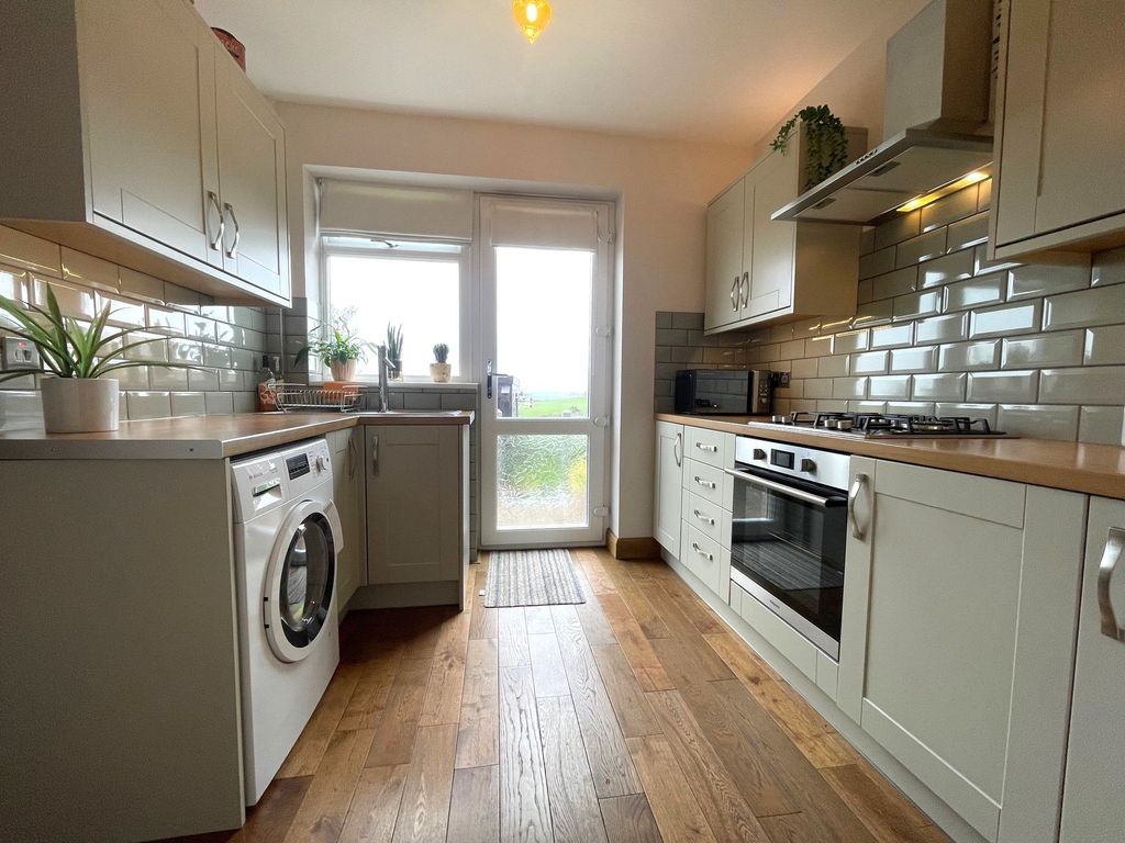 Property photo 3 of 18 Photograph 3