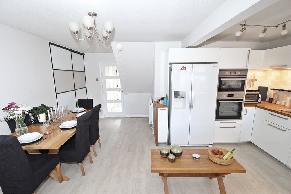 Property photo 3 of 16 4500686