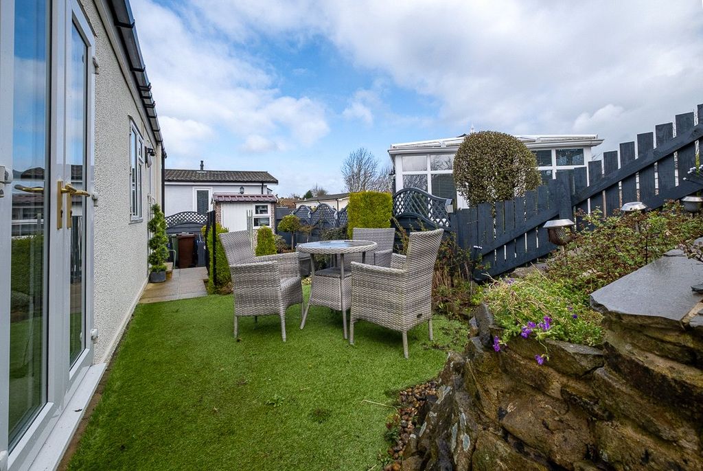 Property photo 2 of 14 Outdoor Seating