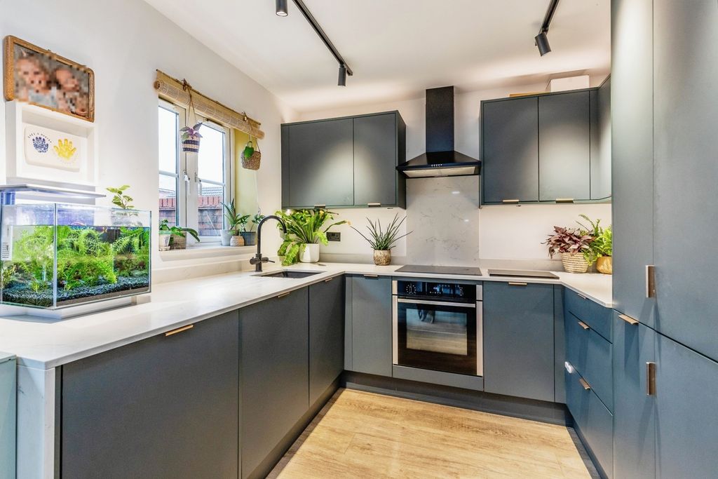 Property photo 3 of 17 Pbox-Img.Jpg