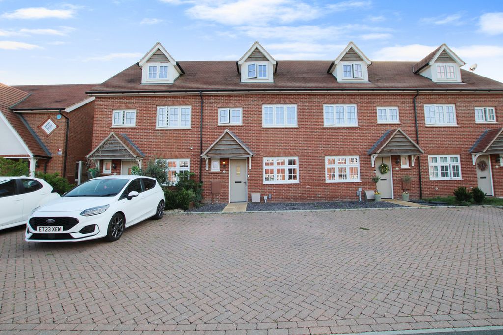 Property photo 1 of 32