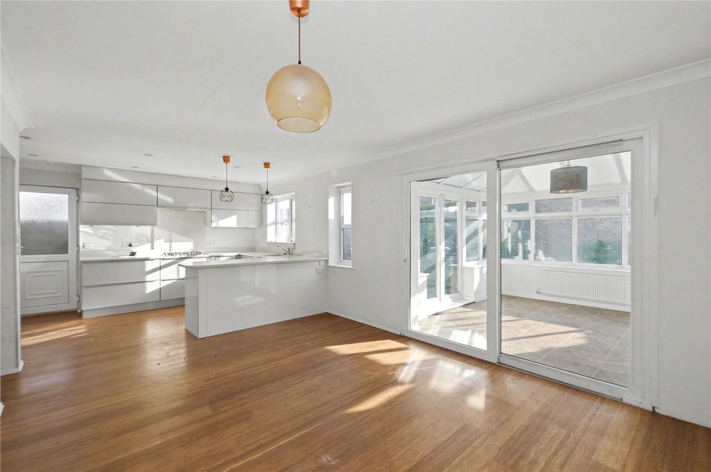 Property photo 2 of 18 Picture No. 05