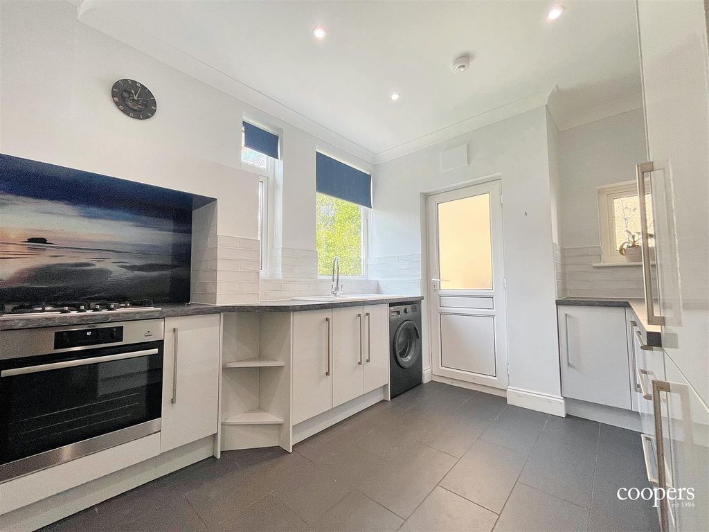 Property photo 3 of 16 Kitchen