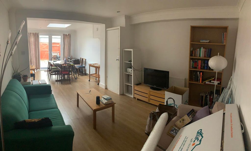 Property photo 2 of 11