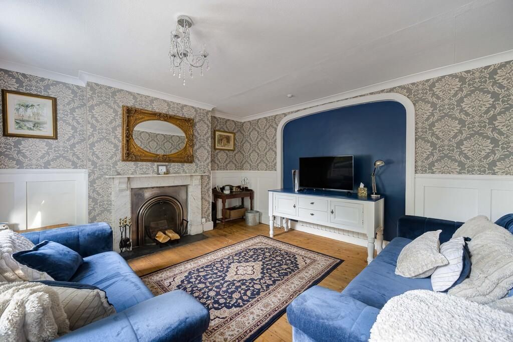 Property photo 3 of 17