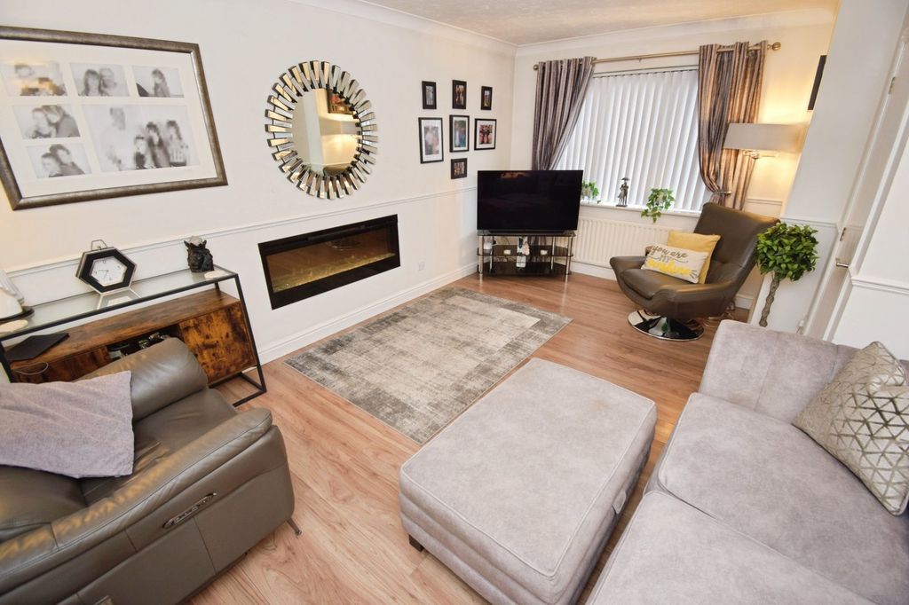 Property photo 2 of 26 Living Room