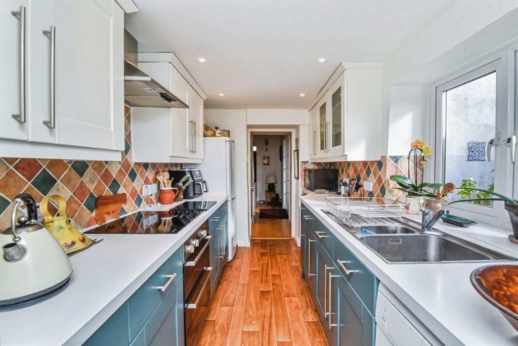 Property photo 3 of 23