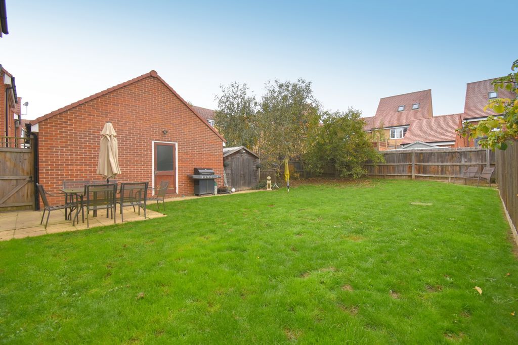 Property photo 2 of 27