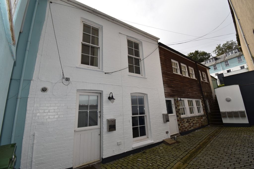 Property photo 3 of 9