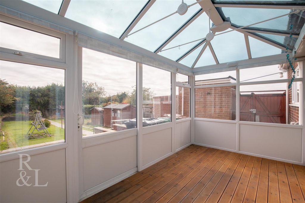 Property photo 3 of 20 98 Midway (2).Jpg