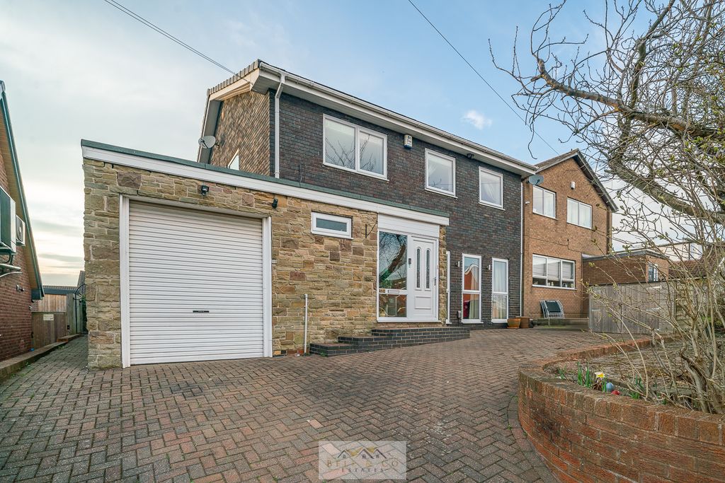 Property photo 1 of 29 Front Of House 1.2