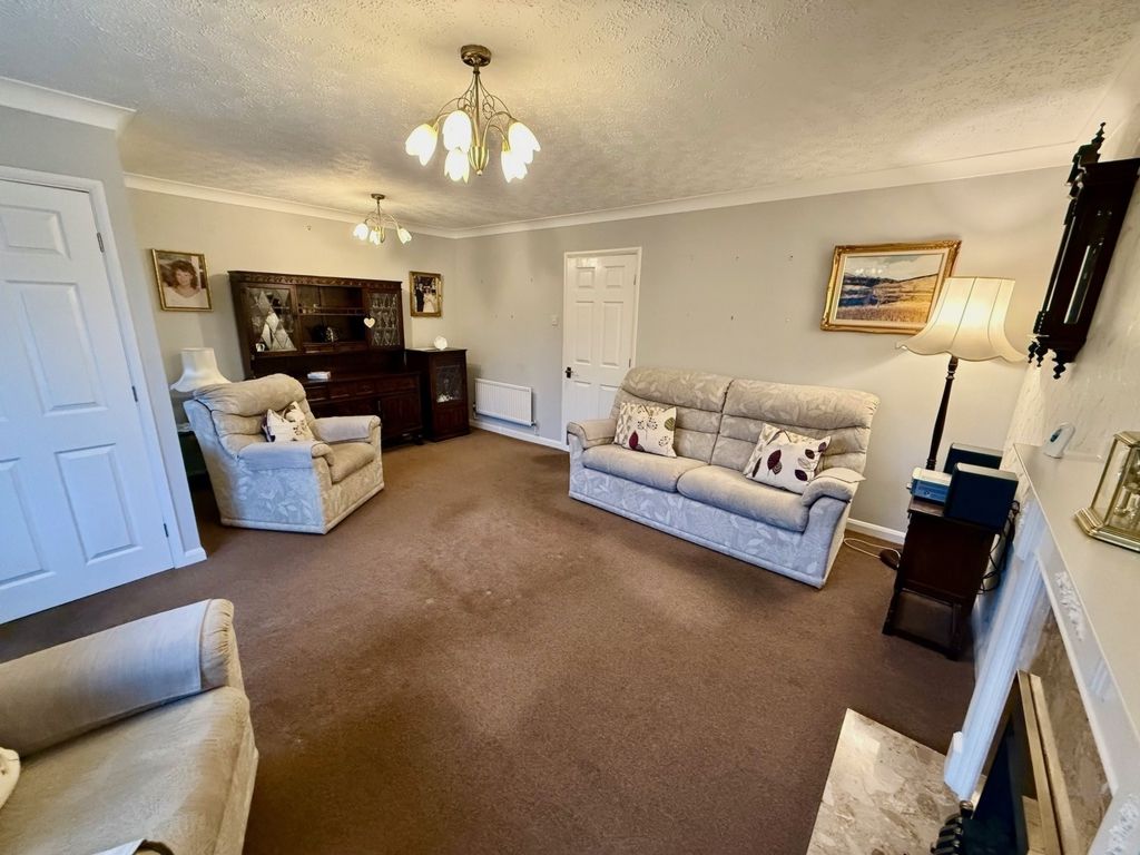 Property photo 3 of 16 Photo 9