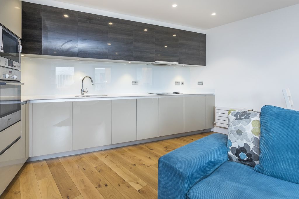 Property photo 2 of 10 Kitchen