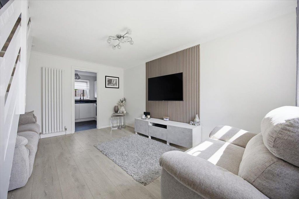 Property photo 2 of 17 02-28_Morrison_Drive_Lennoxtown_011.Jpg